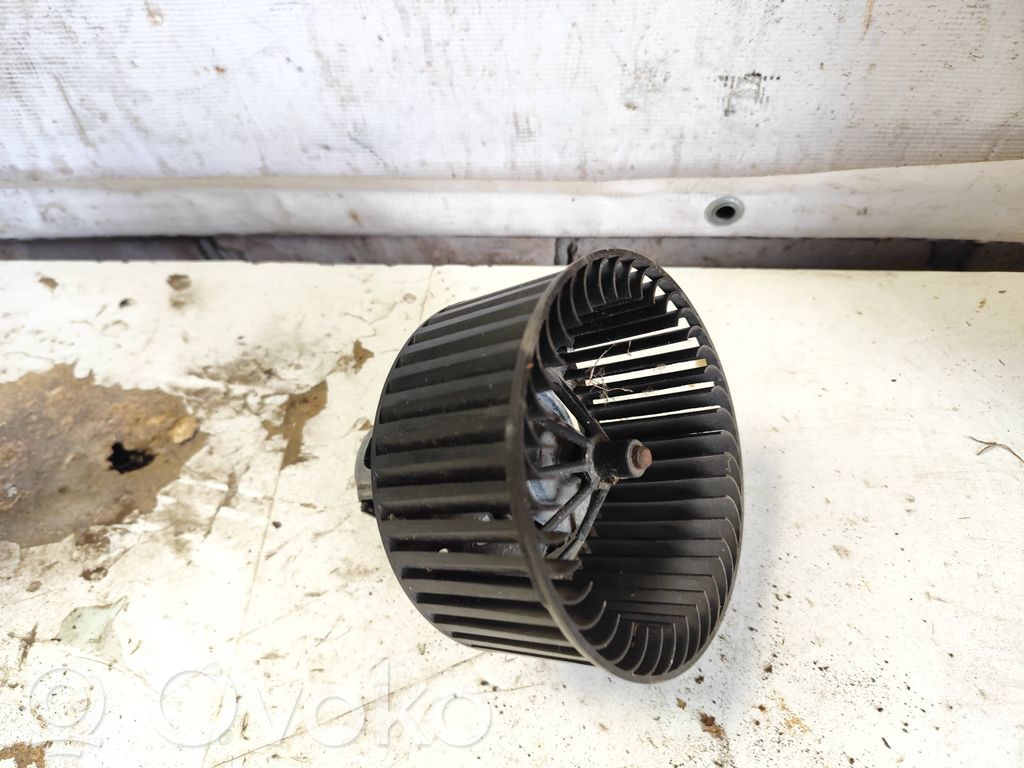 BMW 3 E90 E91 Mazā radiatora ventilators 