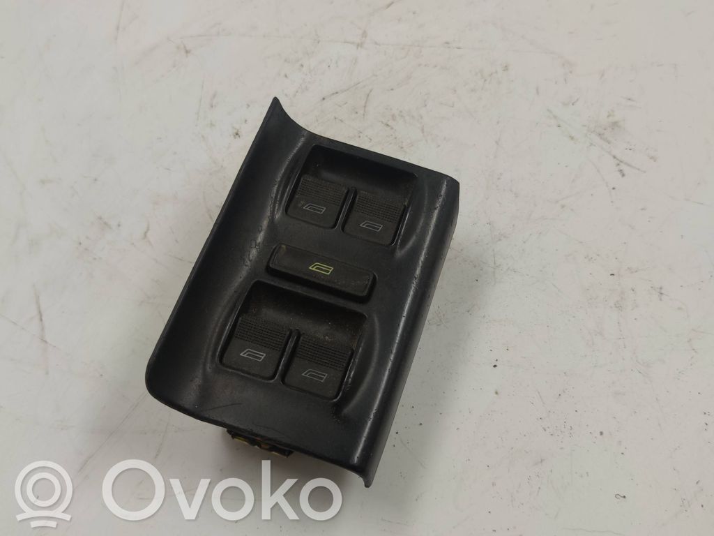 Audi A4 S4 B5 8D Electric window control switch 