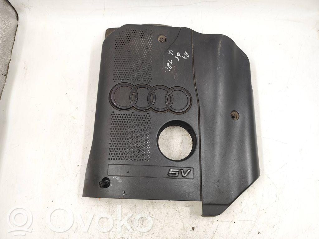 Audi A4 S4 B5 8D Couvercle cache moteur 