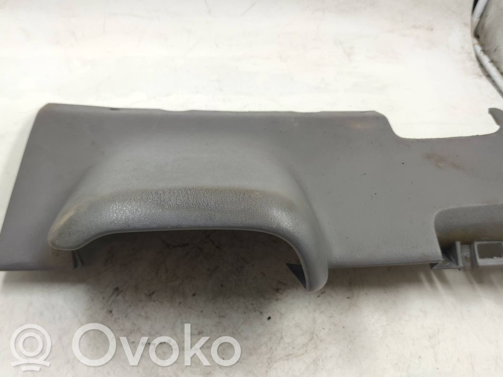 Chrysler Voyager Verkleidung Armaturenbrett Cockpit unten 