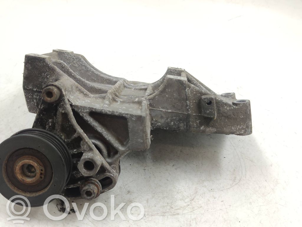 Volkswagen PASSAT B5 Generator/alternator bracket 