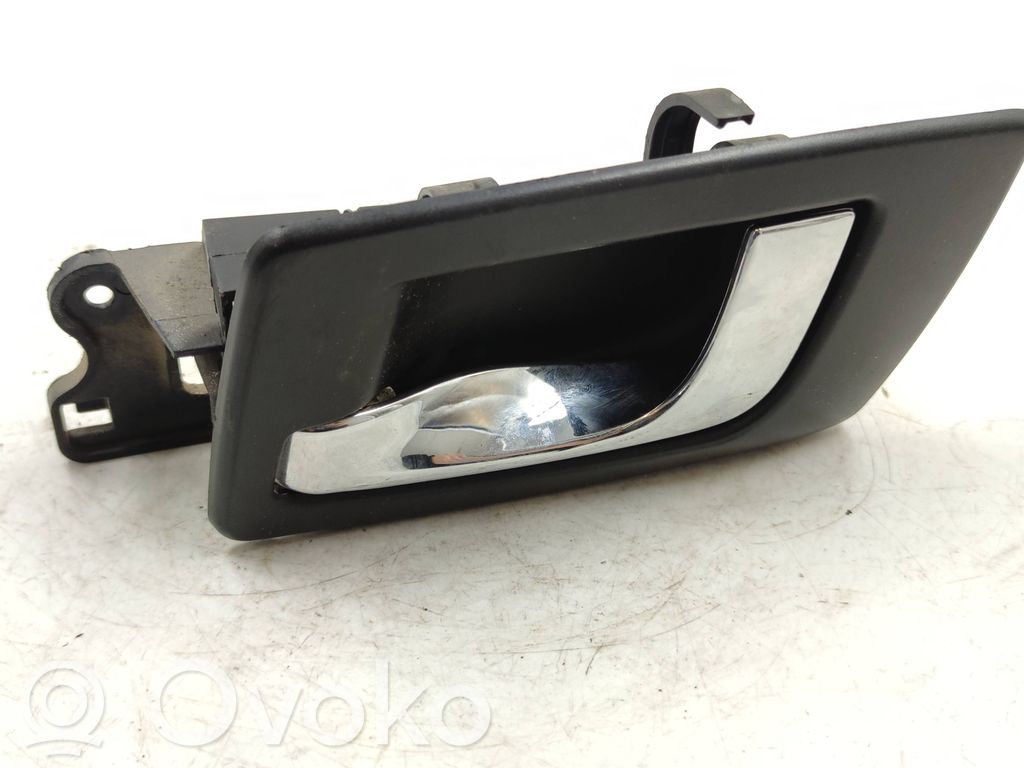 Manecilla interna puerta trasera   25707889,2570786