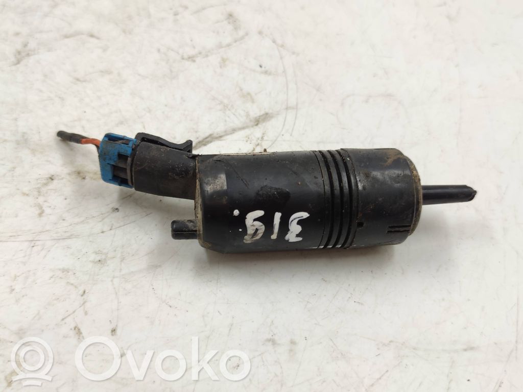 Cadillac CTS Windscreen/windshield washer pump 