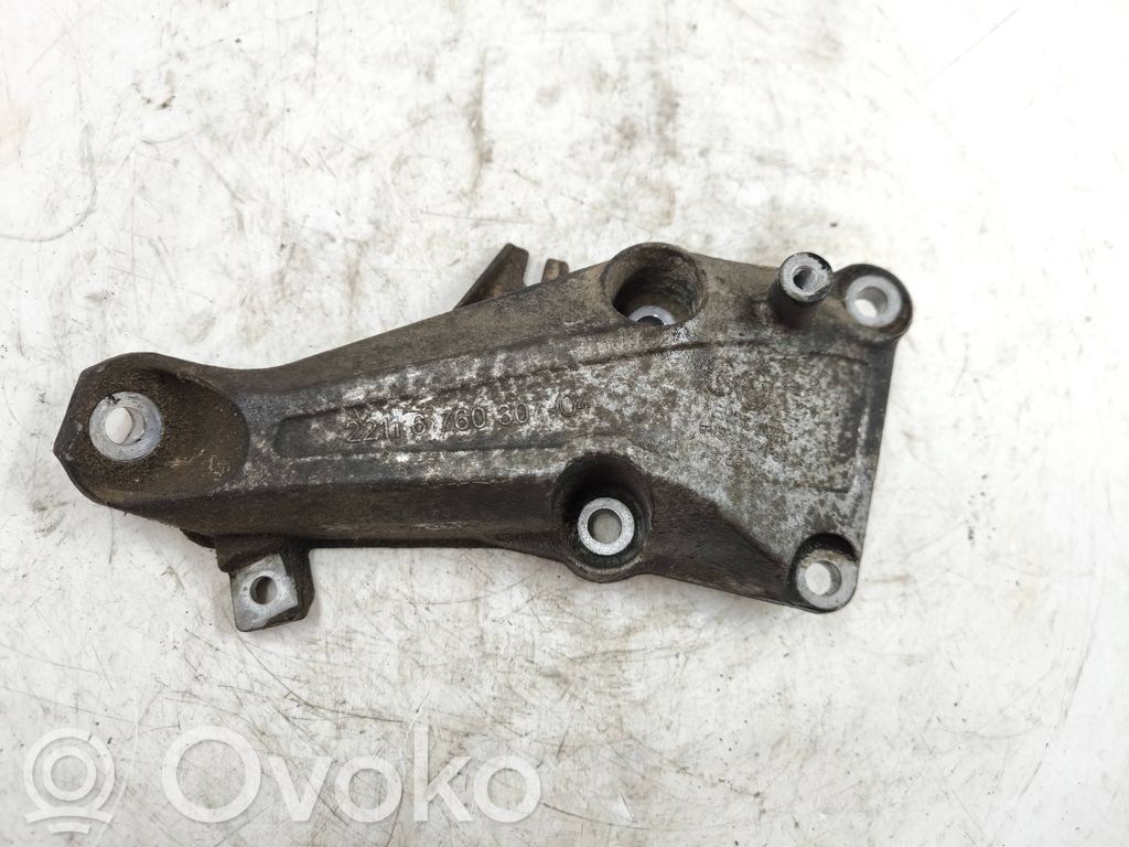 BMW 1 E81 E87 Engine mounting bracket 
