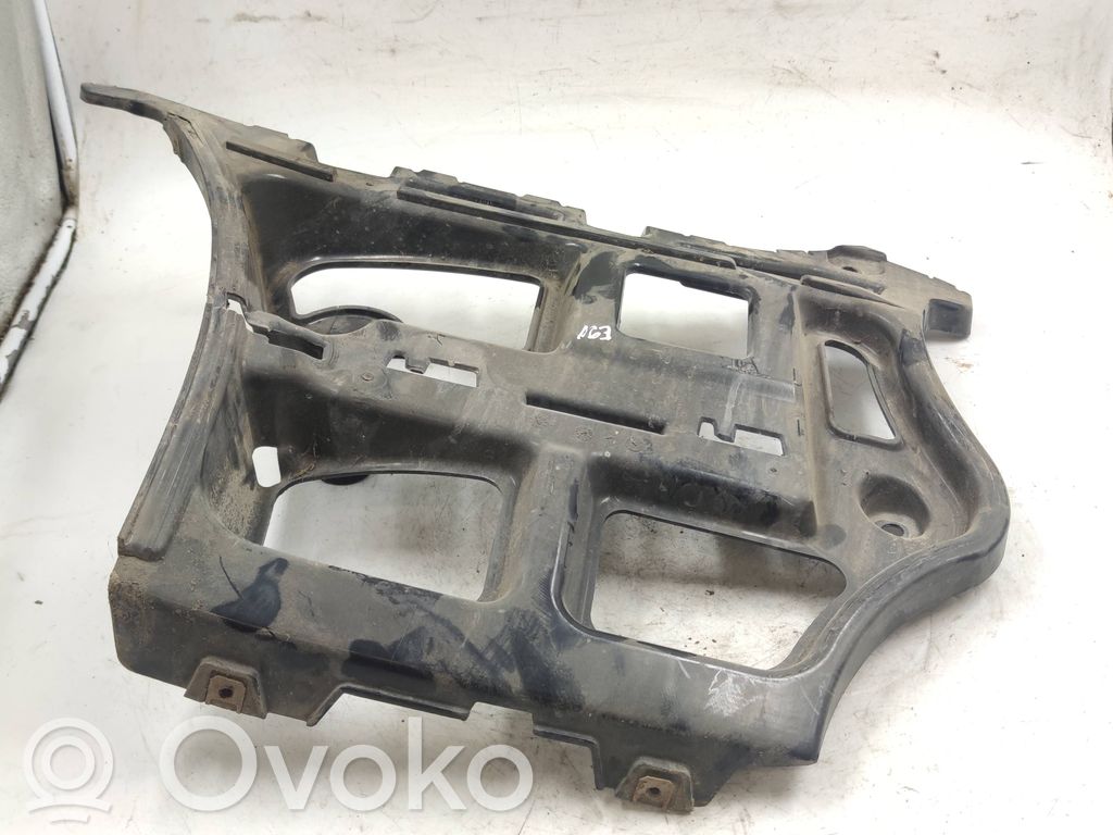 Rear bumper mounting bracket   7058519