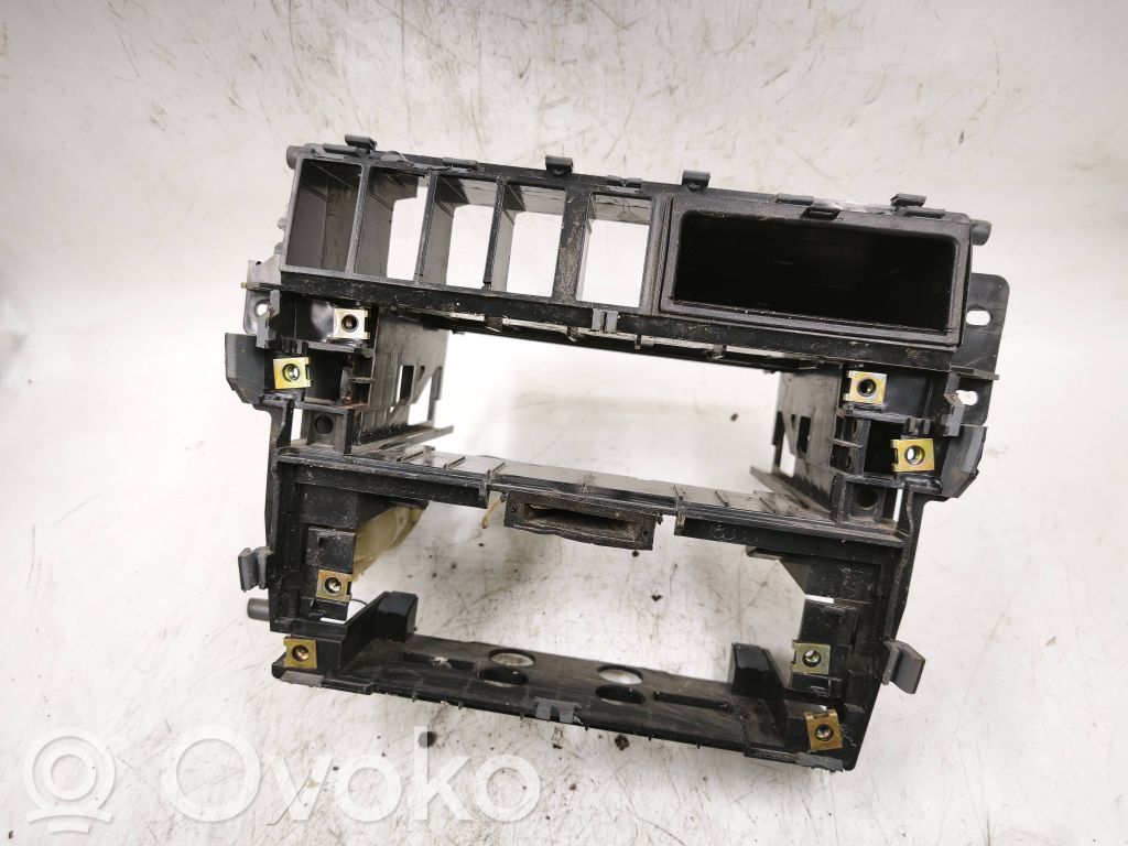 Keskikonsoli   8D0857007
