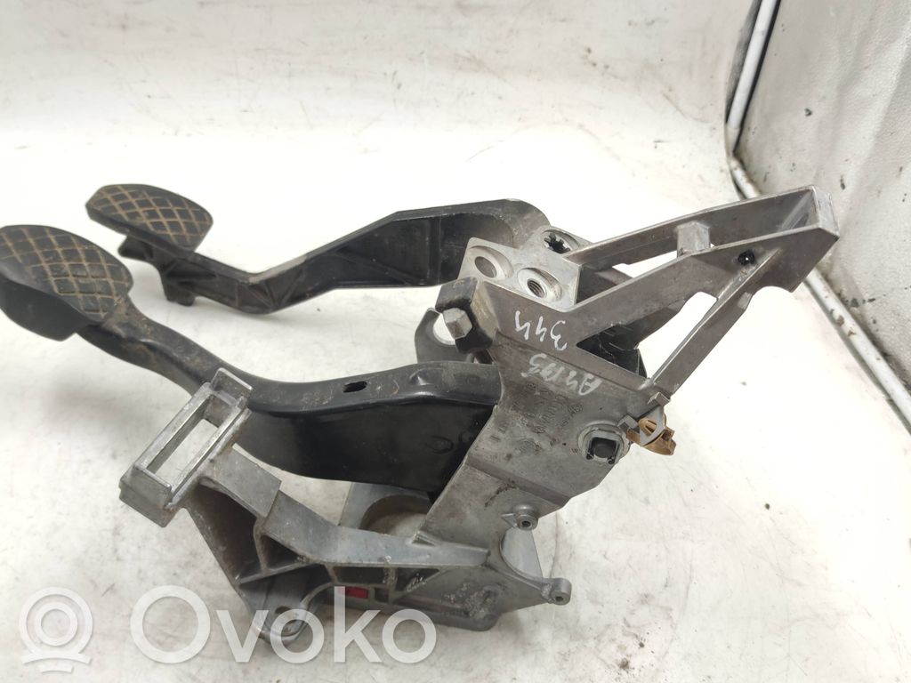 Audi A4 S4 B5 8D Poljinkokoonpano 