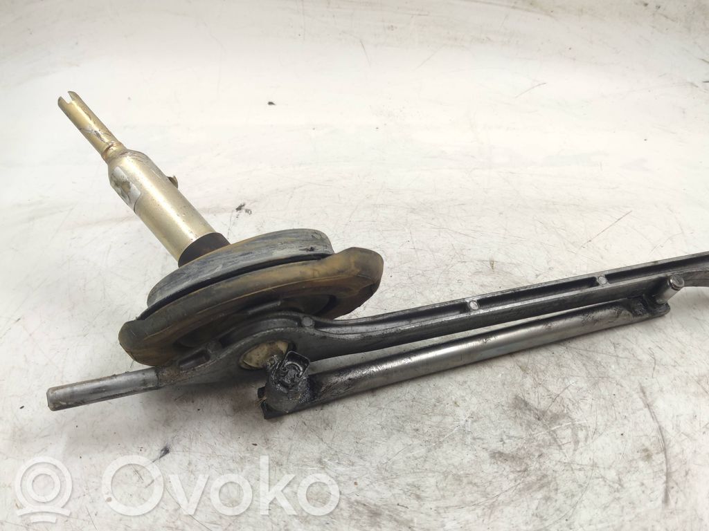 Gear shifter/selector   7527132