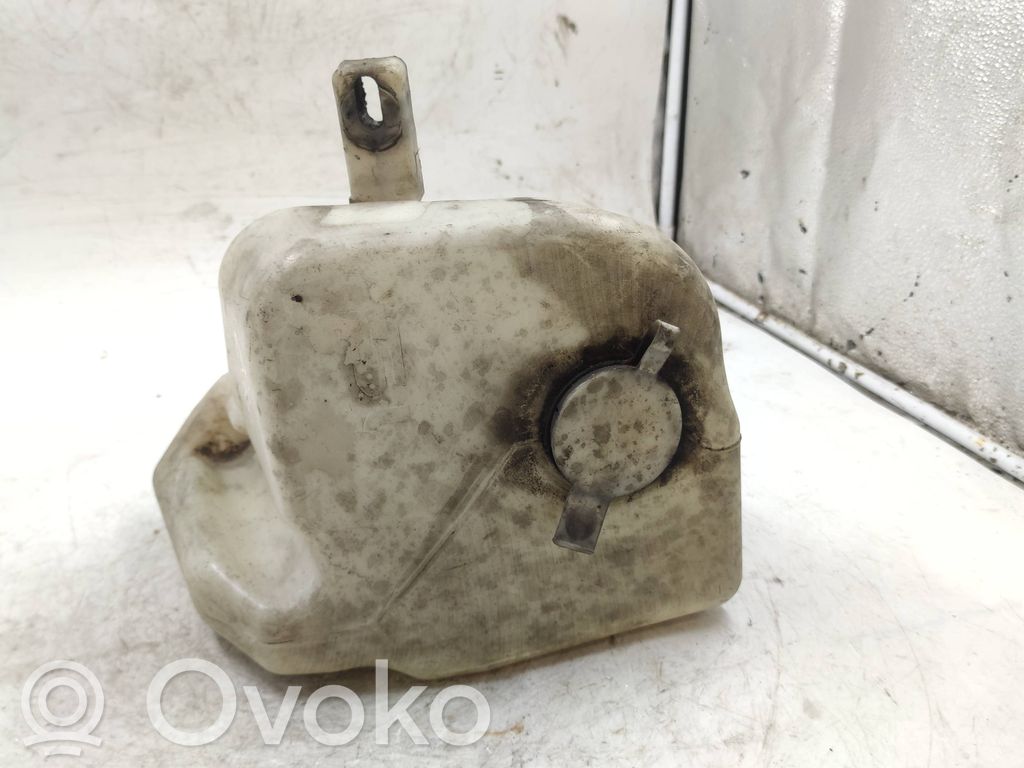 Logu šķidruma tvertne   010445
