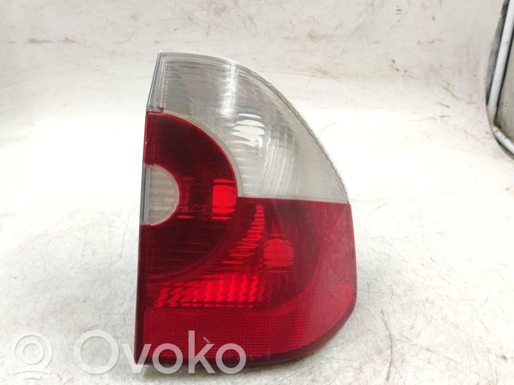 Rear/tail lights   6990170