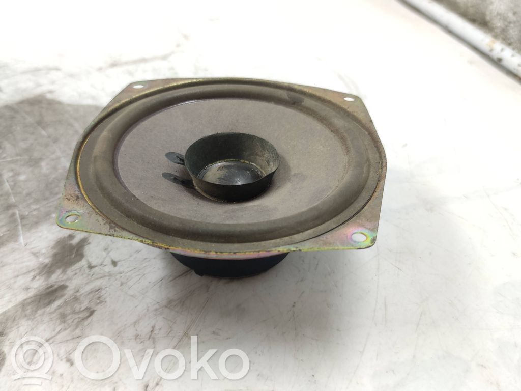 BMW 3 E36 Etuoven kaiutin 