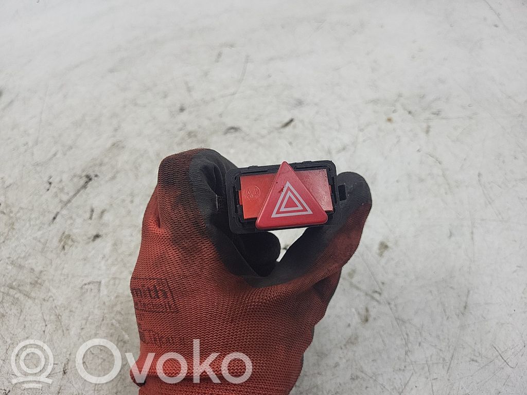 Audi A4 S4 B5 8D Botón interruptor de luz de peligro 