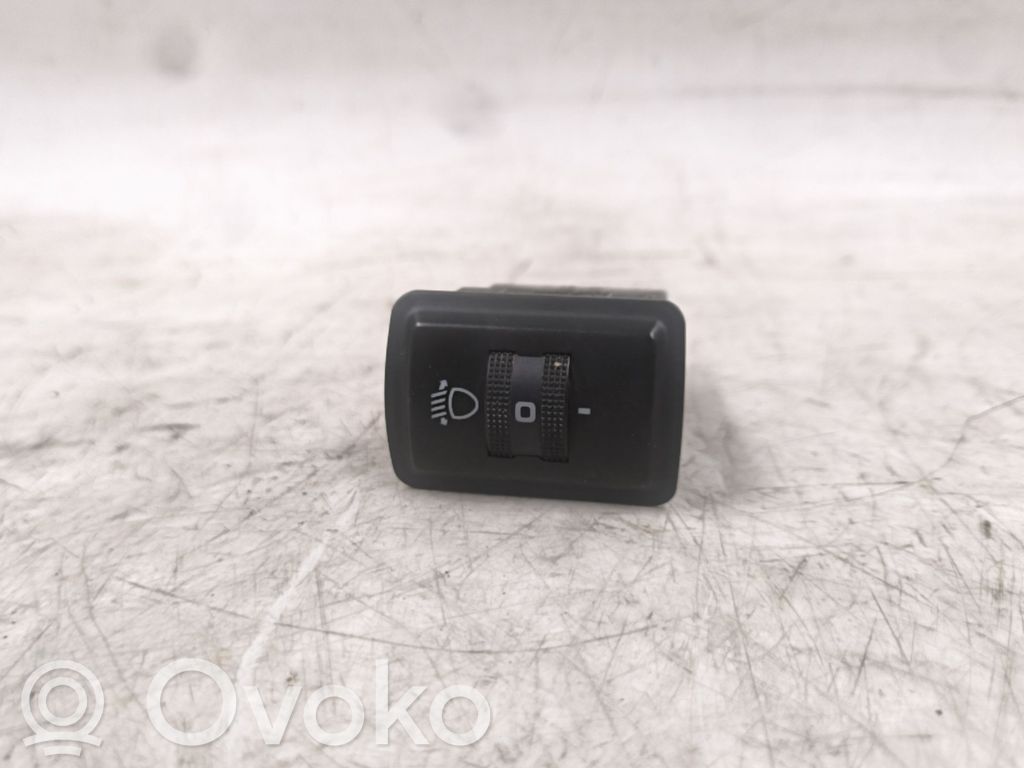 Headlight level height control switch   8D0941301B