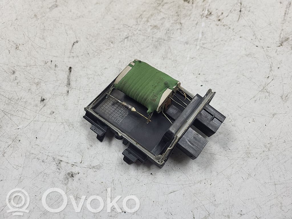 Audi A4 S4 B5 8D Motor aerotermă/rezistor ventilator 