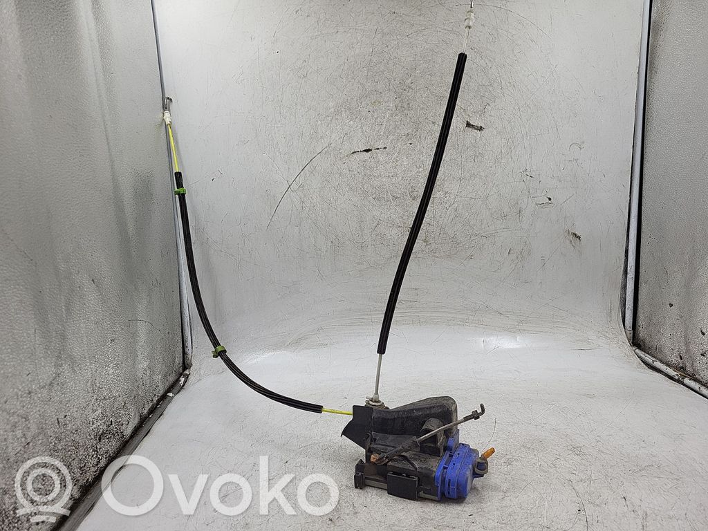 Audi A4 S4 B5 8D Takaoven lukko 