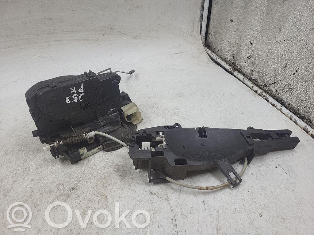 BMW 3 E90 E91 Priekšpusē slēdzene 