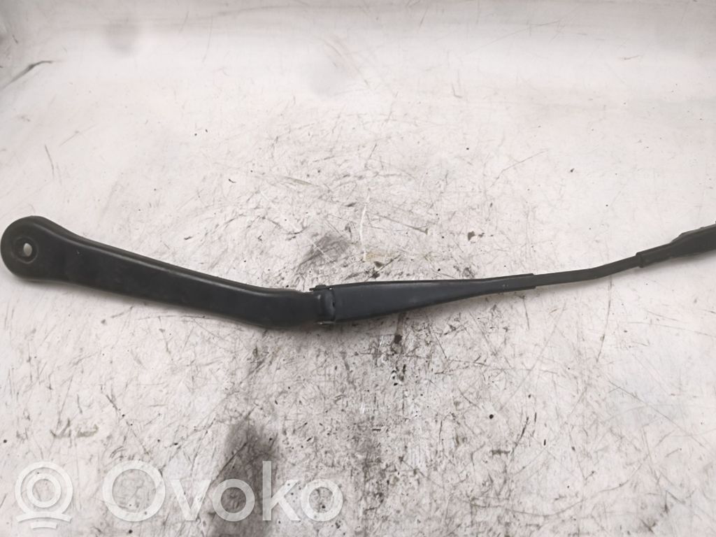BMW 3 E90 E91 Front wiper blade arm 