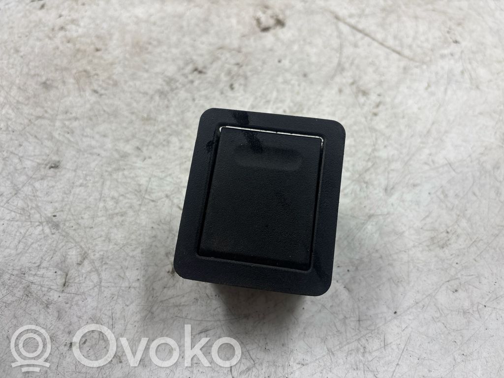 Dashboard storage box/compartment   51168191539