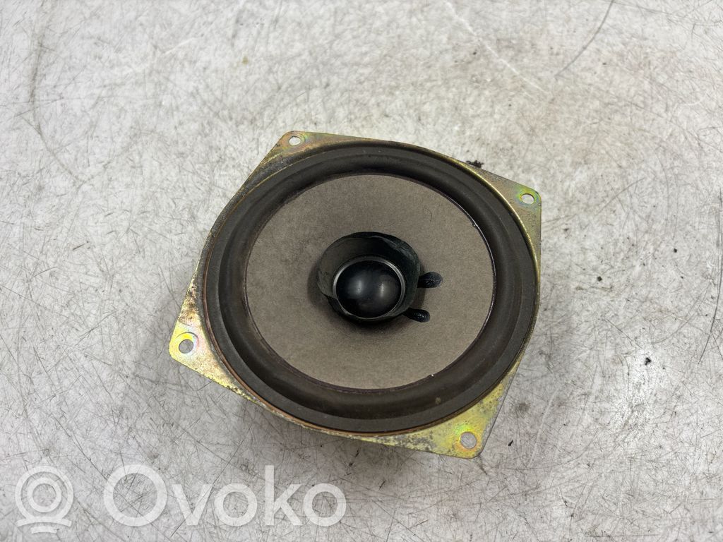 BMW 3 E36 Etuoven kaiutin 