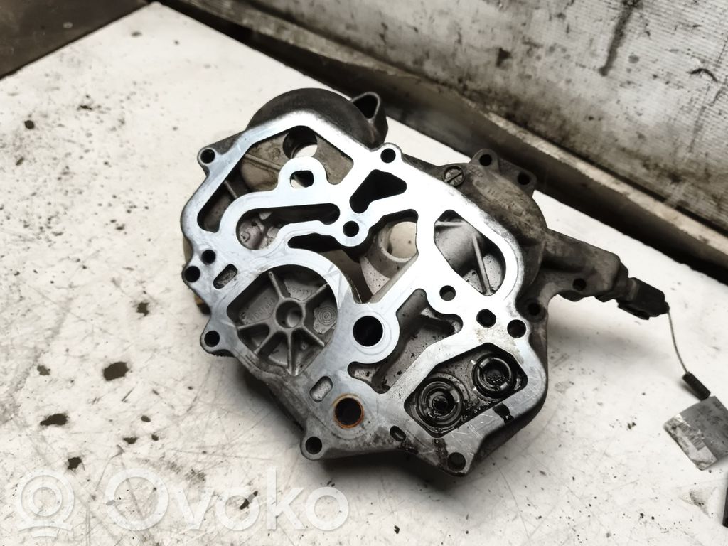 Audi A4 S4 B8 8K Halterung Ölfilter / Ölkühler 