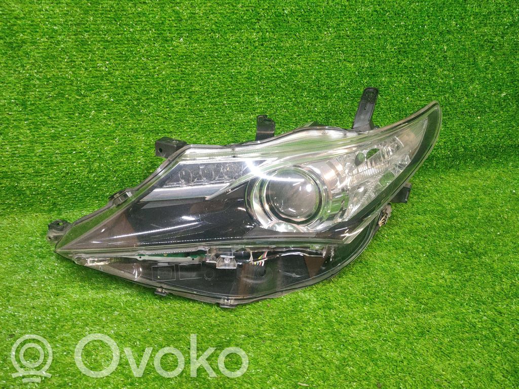 Toyota Auris E180 Lampa przednia 