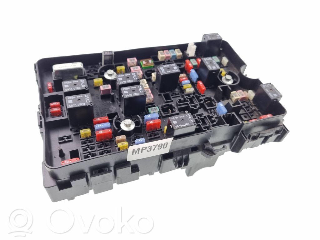 Chrysler Pacifica Fuse box set 