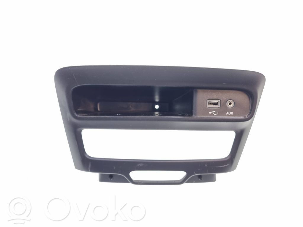 Chrysler Pacifica Glove box 