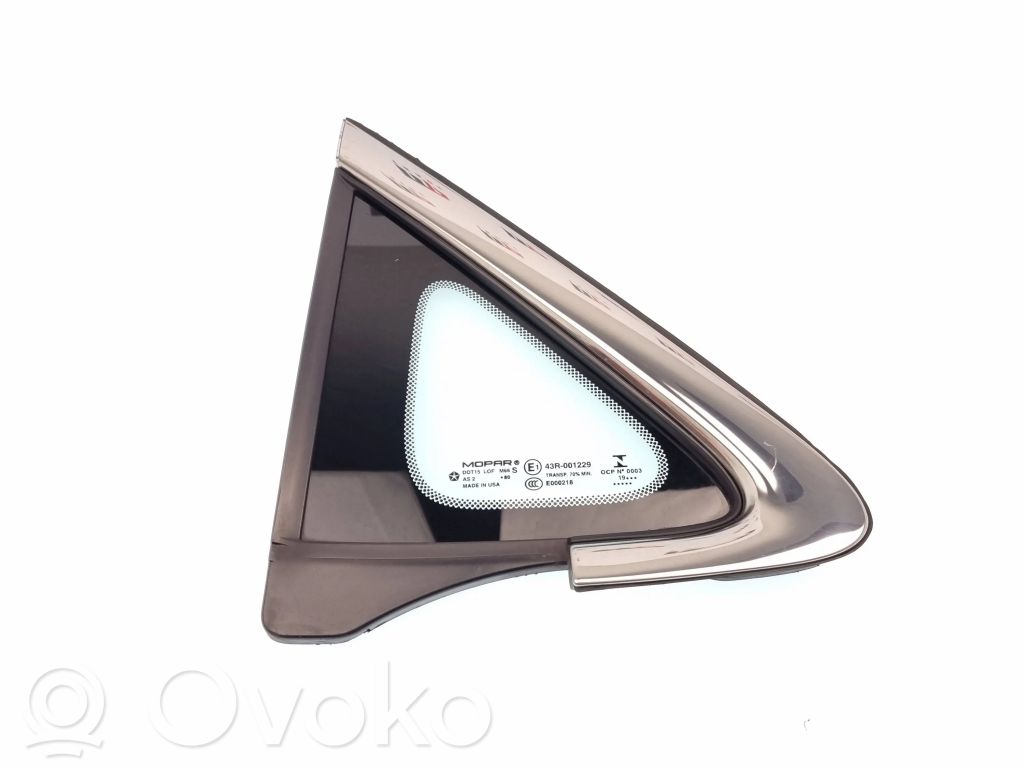Chrysler Pacifica Front triangle window/glass 
