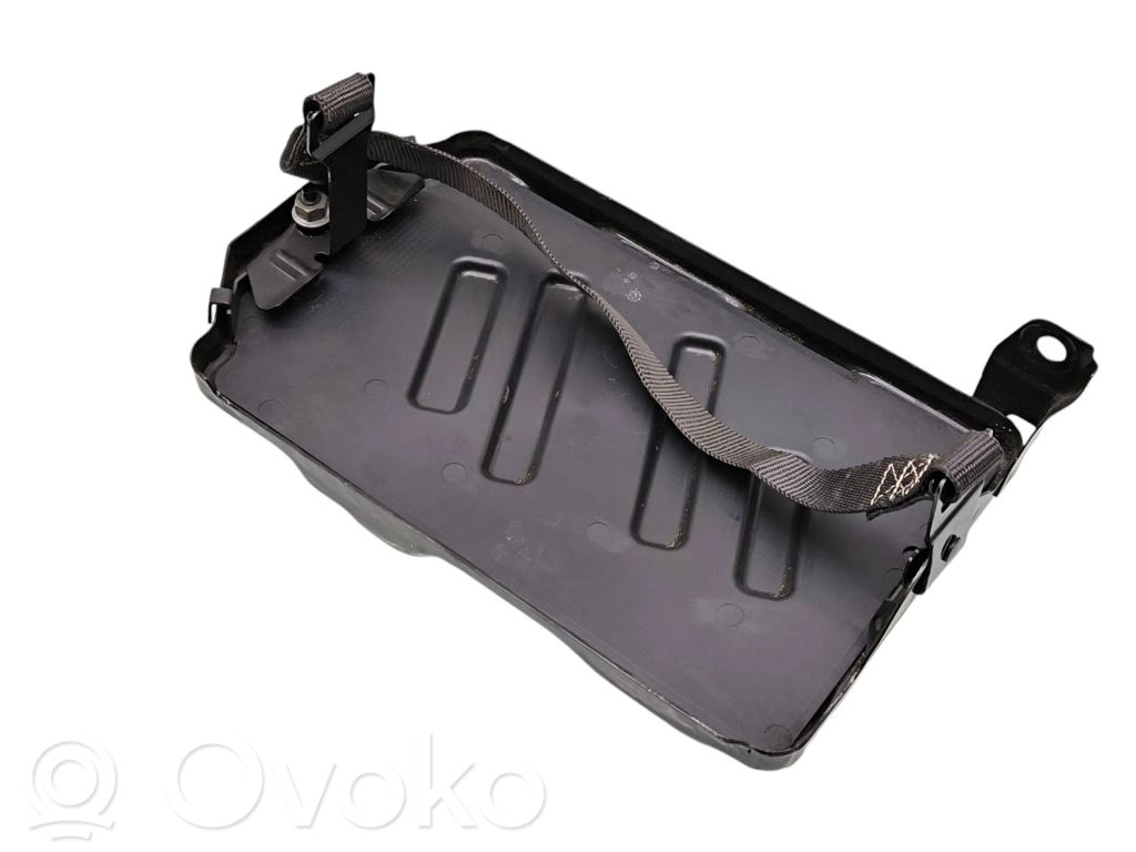 Chrysler Pacifica Battery tray 
