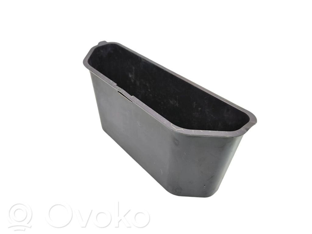 Tool box   5YM16TRM,61868AF,6009996,3765921