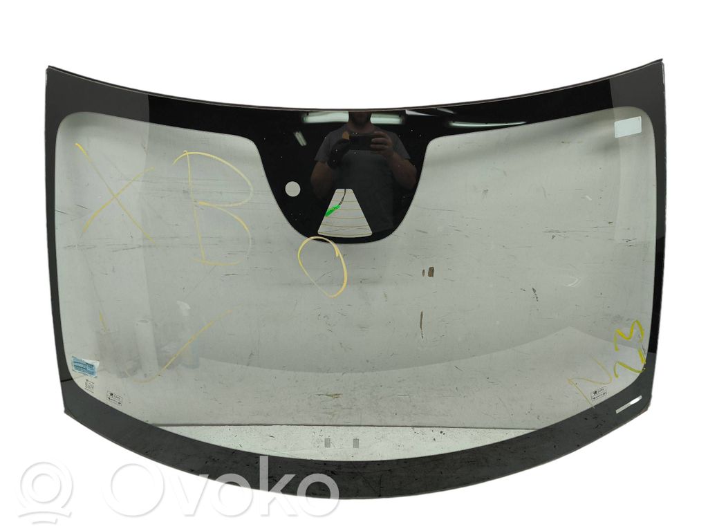 Volvo XC40 Front windscreen/windshield window 