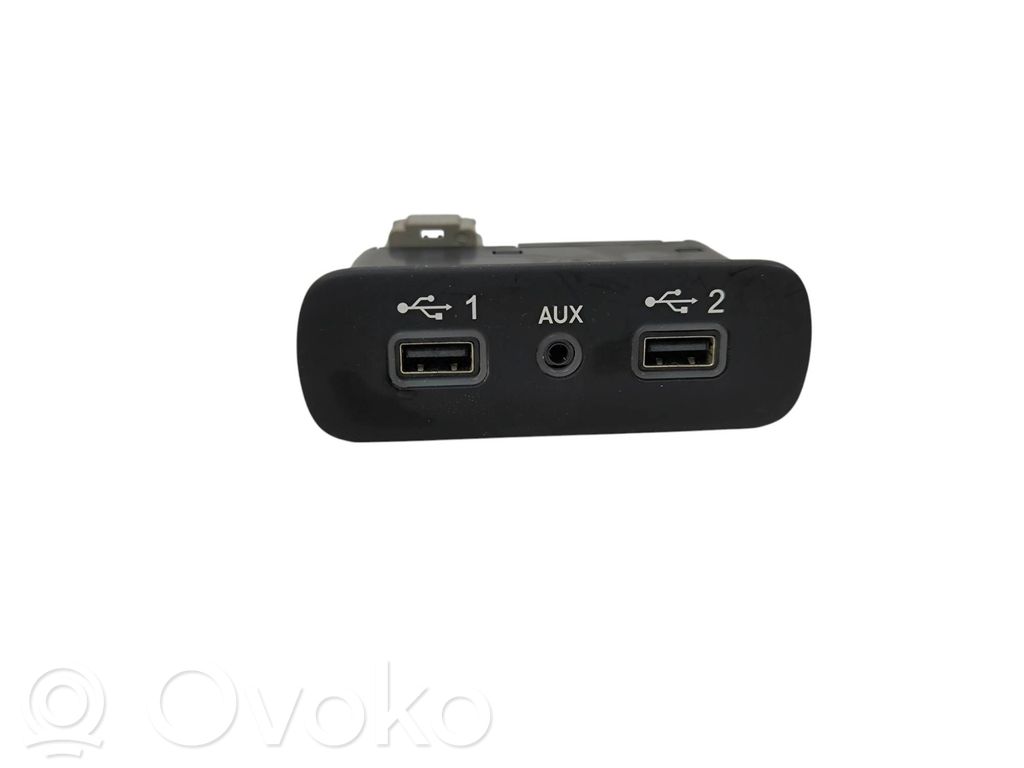 Dodge Challenger USB control unit 