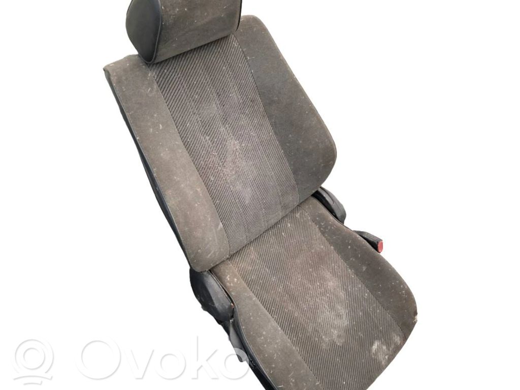 Etumatkustajan istuin