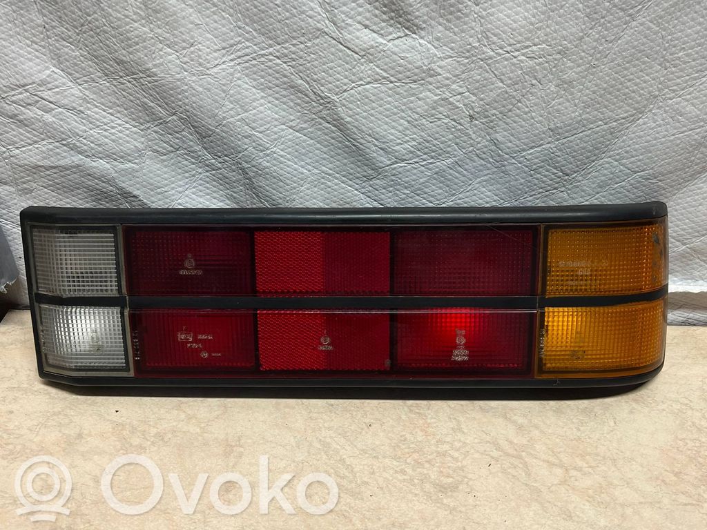 Rear/tail lights   90033946