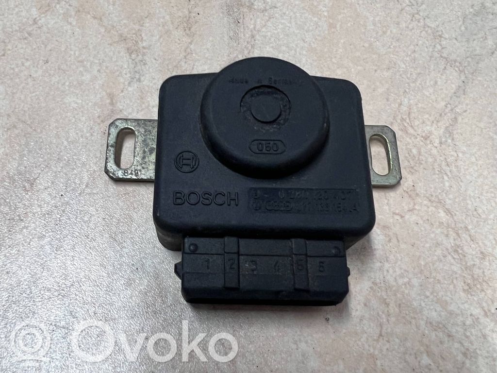 Sensor Drosselklappe   0280120407,077133154A