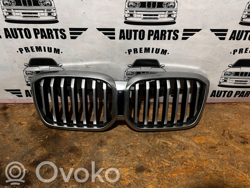 BMW X3 G01 Etupuskurin ylempi jäähdytinsäleikkö 