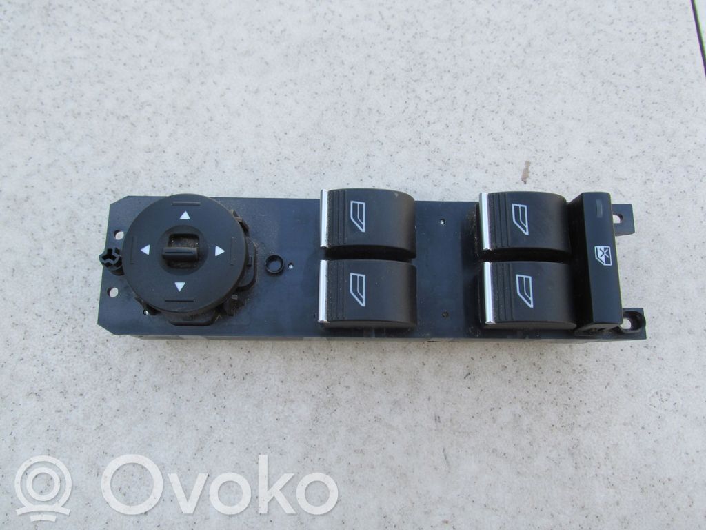 Ford Kuga II Bagāžnieka pārsega aizvēršanas slēdzis 