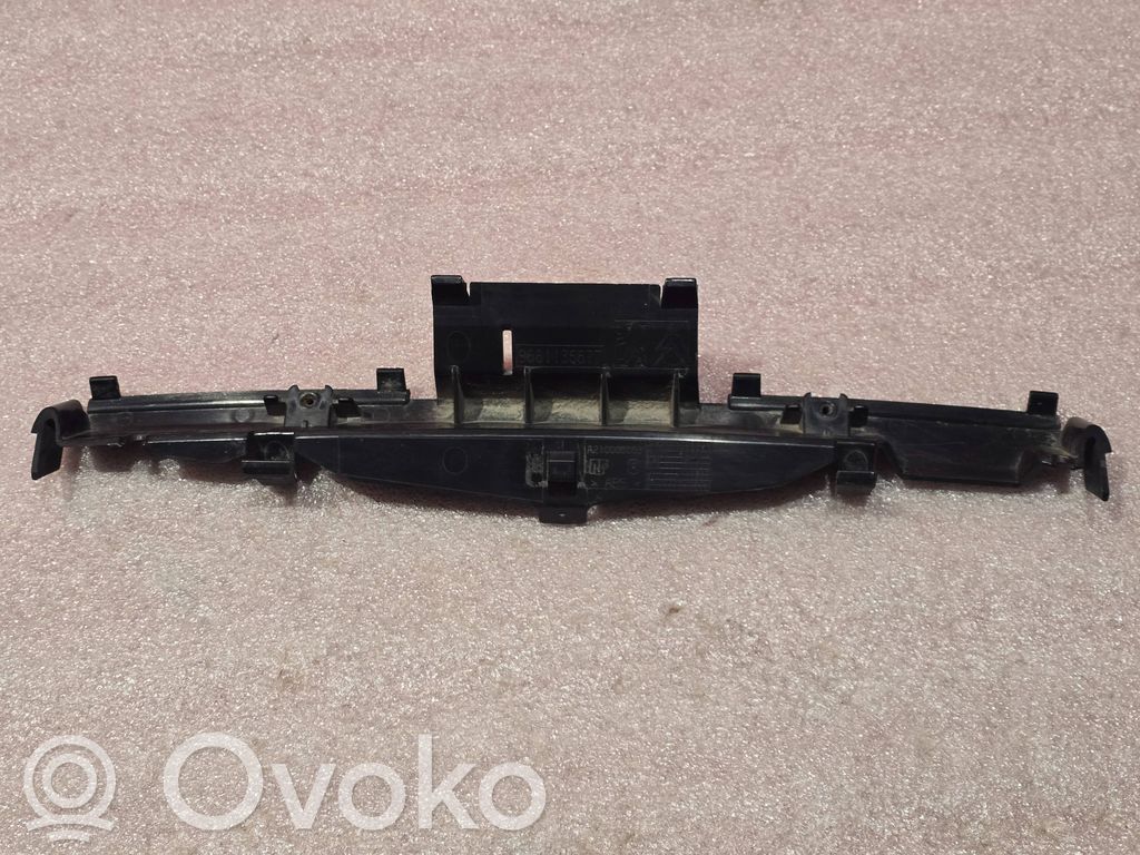 Citroen C5 Third/center stoplight 