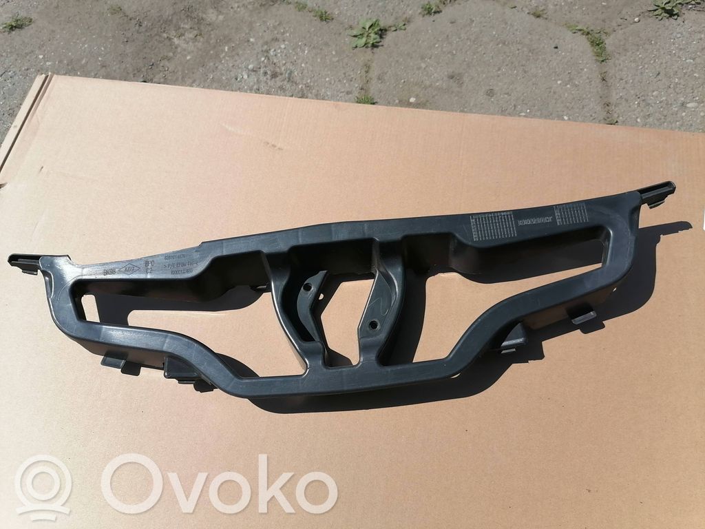 Renault Clio IV Front bumper upper radiator grill 