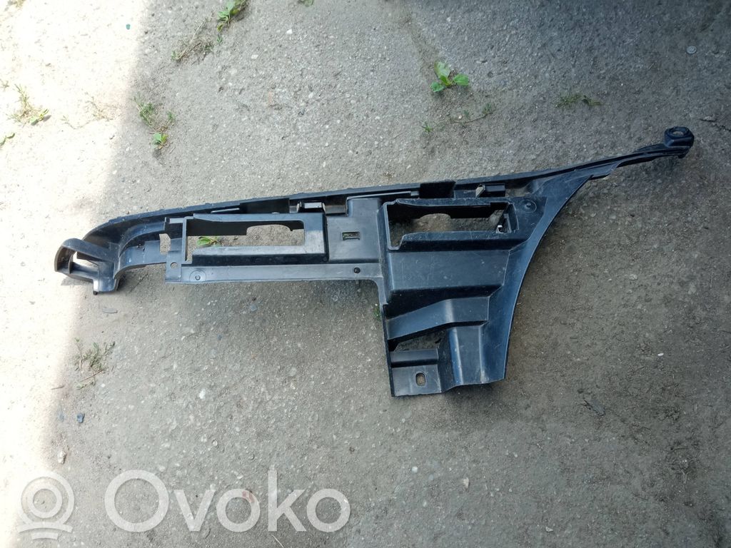Rear bumper mounting bracket   7065482