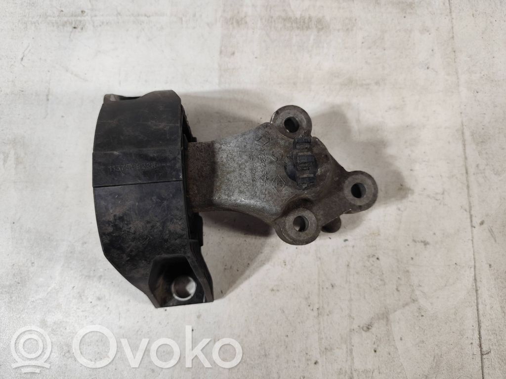 Dacia Logan II Engine mount bracket 