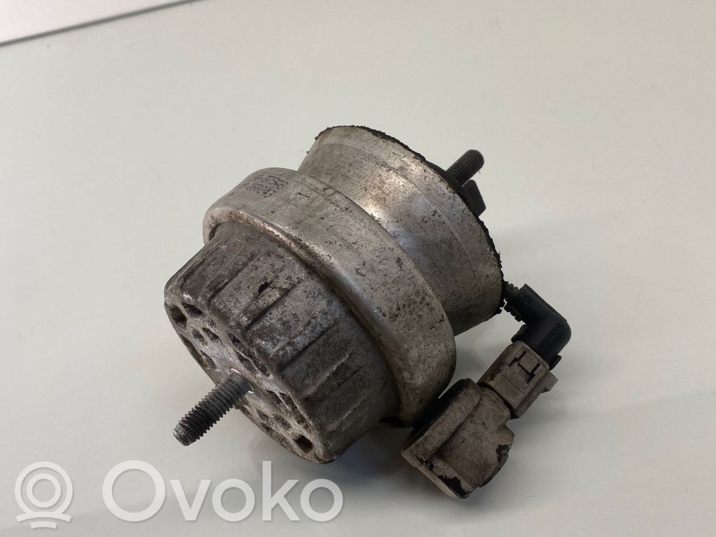 Audi A6 S6 C6 4F Engine mount bracket 