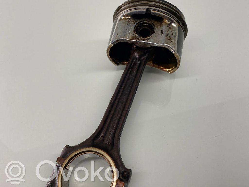Volkswagen Golf V Stūmoklis su švaistikliu 