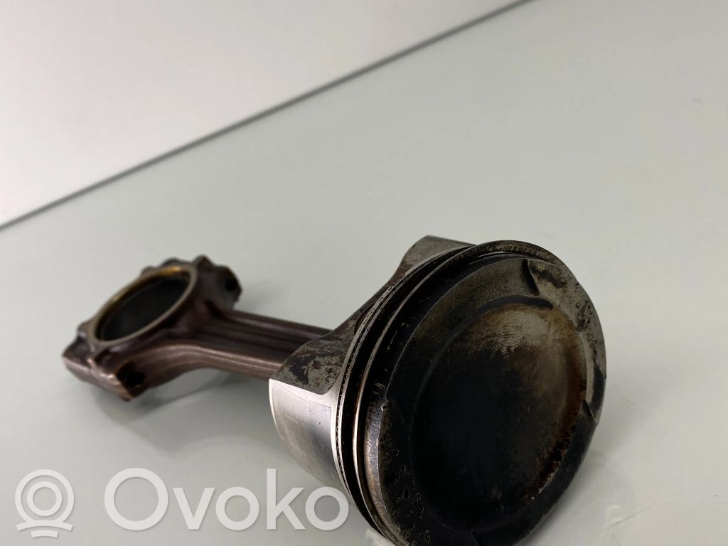 Volkswagen Golf V Stūmoklis su švaistikliu 