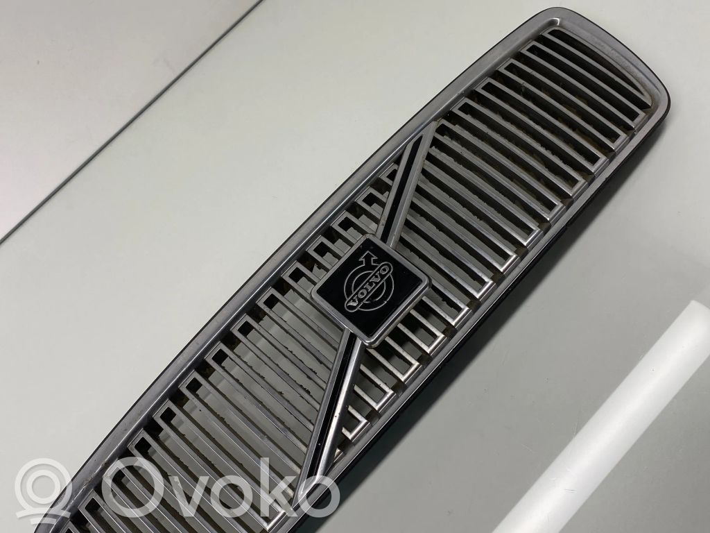 Volvo V70 Etusäleikkö 