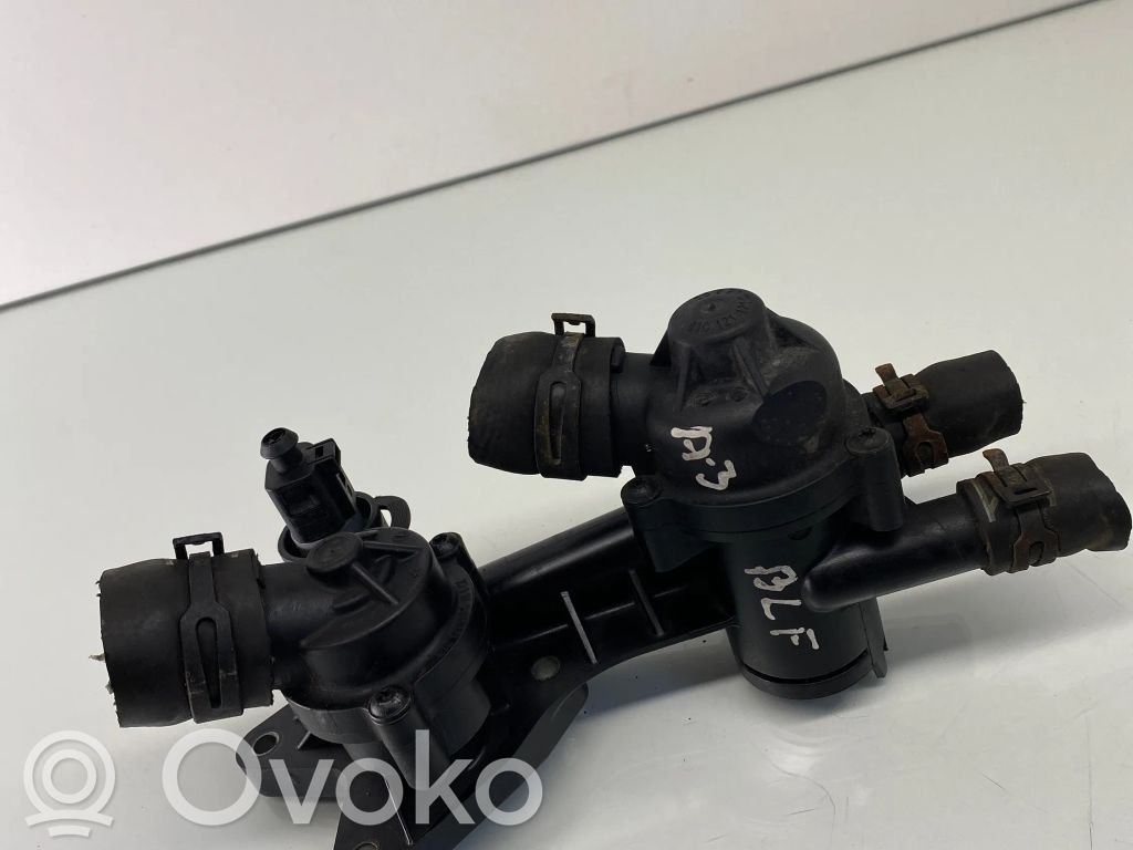 Audi A3 S3 8P Termostat / Obudowa termostatu 