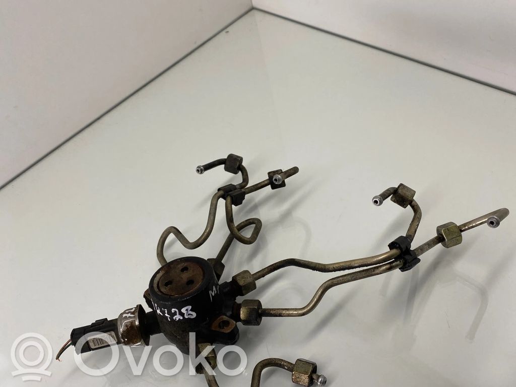 Renault Megane II Fuel distributor 