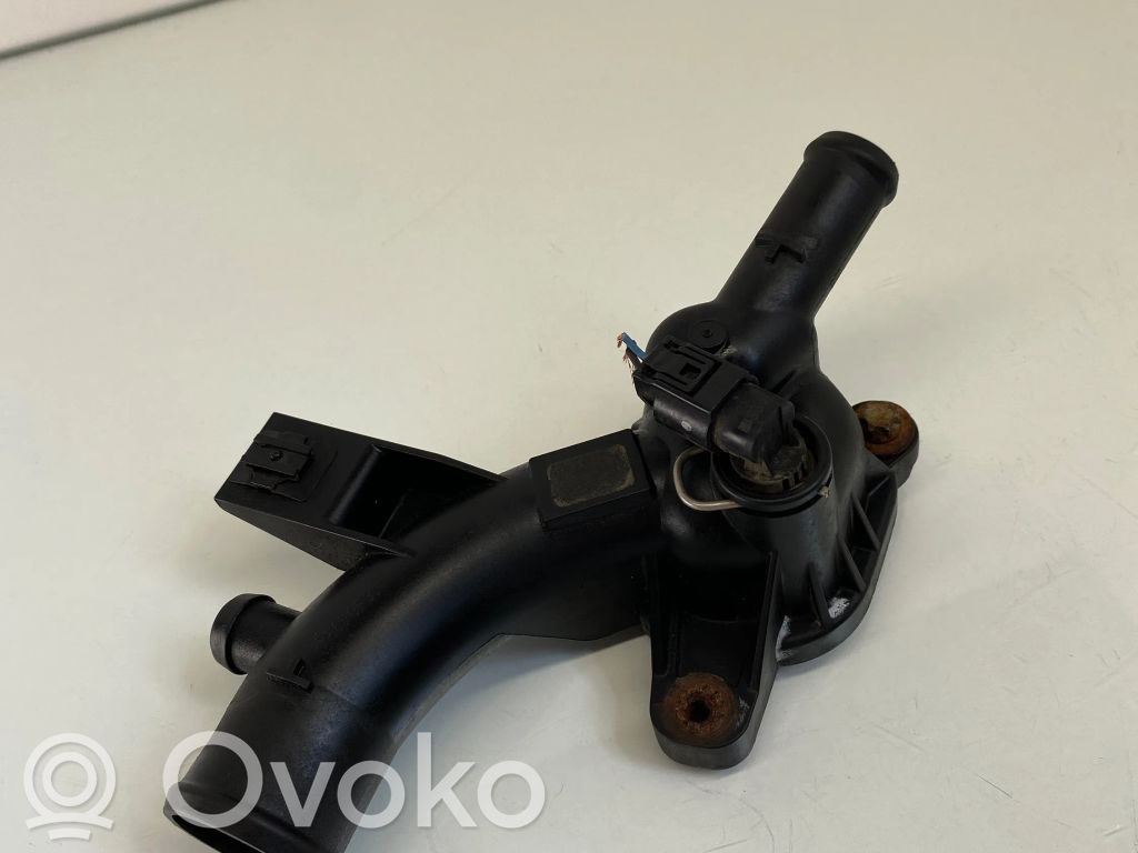 Opel Astra J Obudowa termostatu 