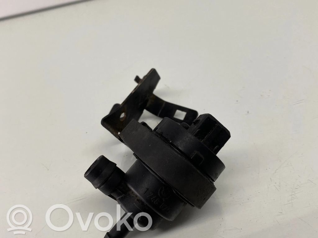 Válvula de vacío   1748875,13901433602,13901433603,13901741931,13901744150,13901748875,1433603,1741931,1744150