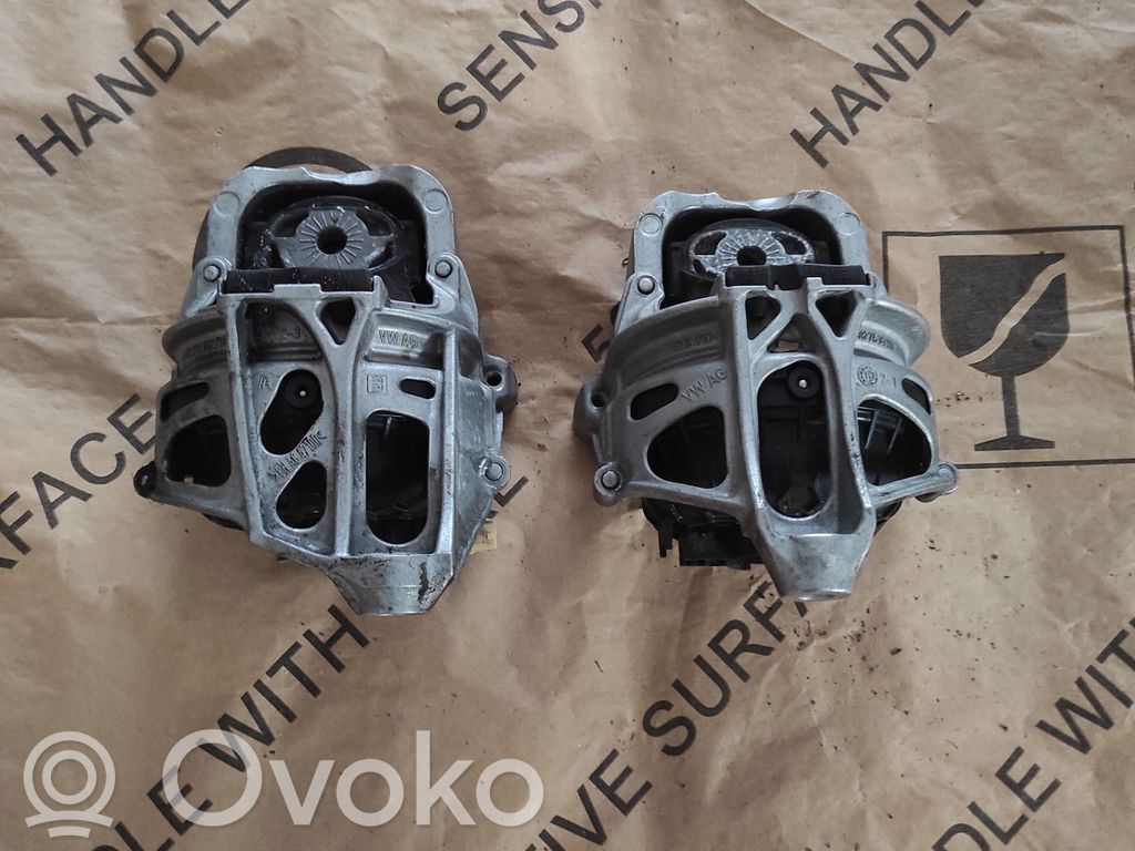 Engine mount bracket   4M0199371M,4M0199372M